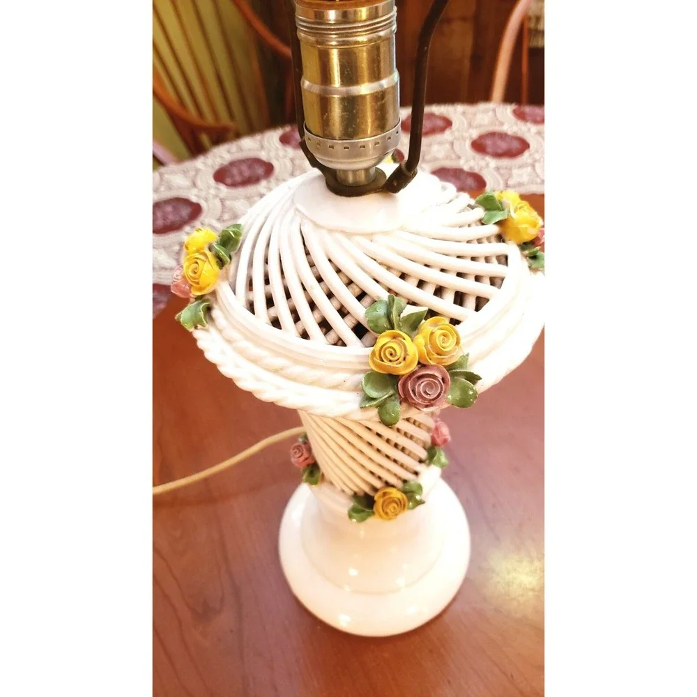 Vintage Capodimonte Table Lamp Red & Yellow Porcelain Heritage Roses Weave Trim‎